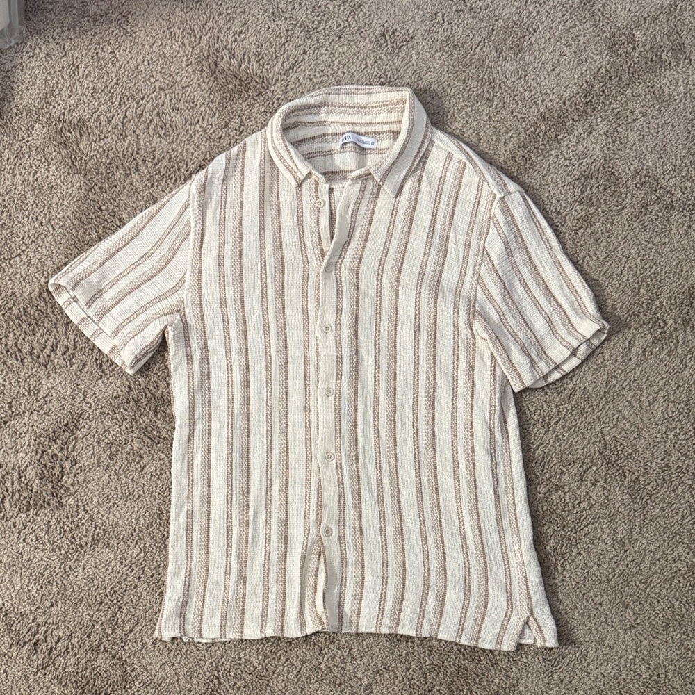 Zara Cream and Tan Vertical Stripe Short-Sleeve Button Shirt